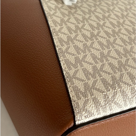 NWT Michael Kors Charlotte Top Zip Tote MK Signature Shoulder Bag  Vanilla - Picture 11 of 16